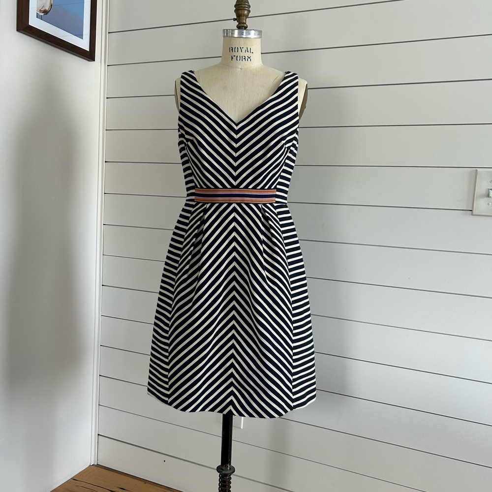 Maeve Size 8 Blue and White texture dress